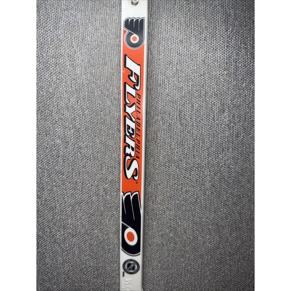 NHL Philadelphia Flyers Officially Licensed Small Knee Hockey Stick 17" Length - Picture 2 of 4